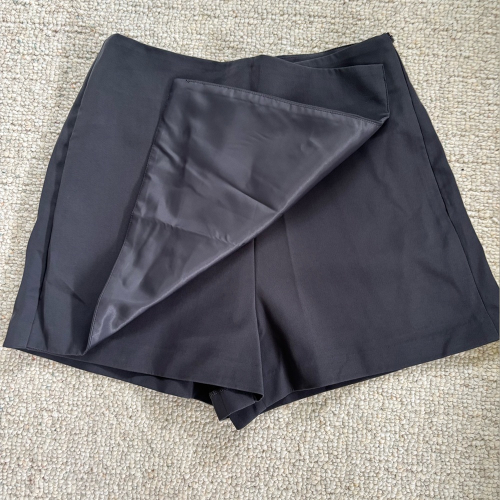 Grey skort